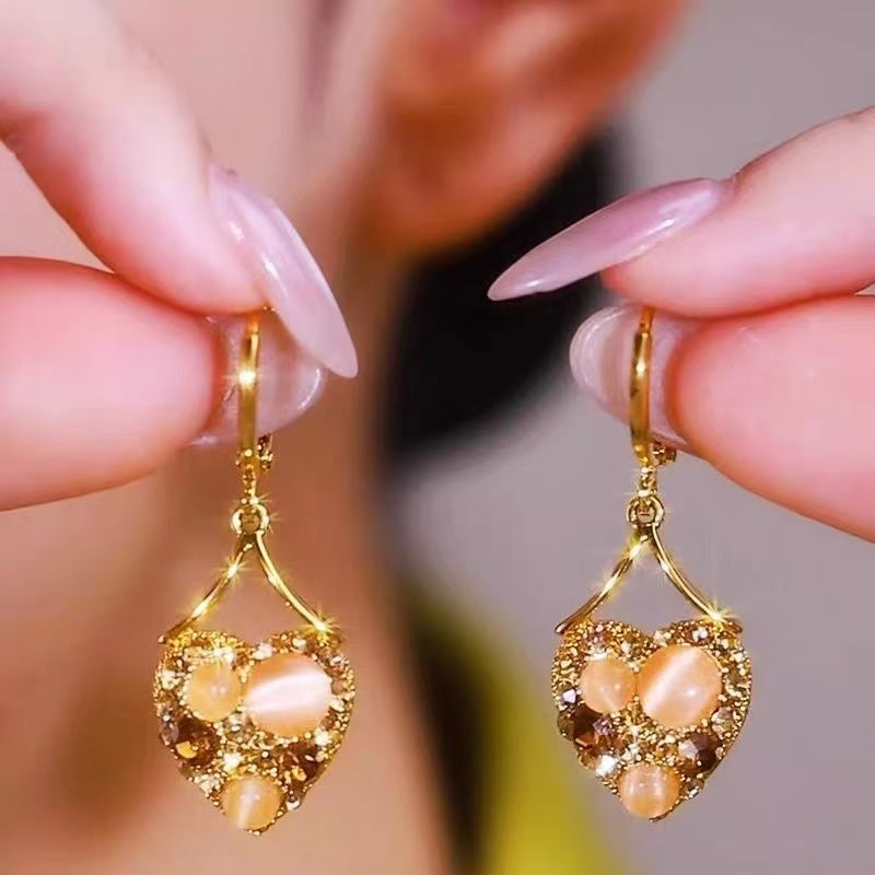 ❤️ Solid Heart Cat's Eye Sand Gold Earrings · Glowing Charm