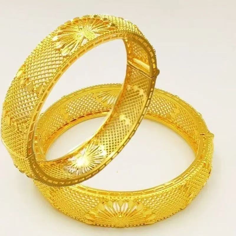 Gold Hollow Fan Filigree Bangle – Sand Gold Wide Cuff with Sunburst & Mesh Pattern